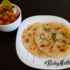 A picture of Kulcha-Chole.