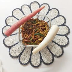 A picture of Gajar-Mooli Winter Pickle.