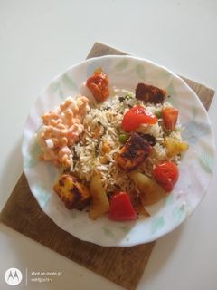 तंदुरी पनीर टिक्का आणि मटार काजू पुलाव (tandoori paneer tikka,mutter kaju pulav recipe in marathi) रेसिपी चे मुख्य फोटो