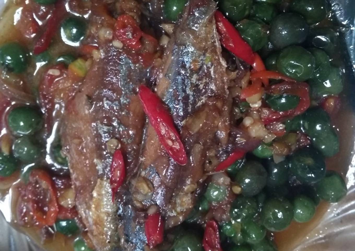 Oseng leunca ikan asin