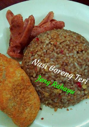 Foto resep Nasi Goreng Teri ala Jeng Rahayu