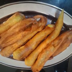 A picture of Milaga bajji/ chilli bajji.