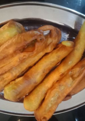A picture of Milaga bajji/ chilli bajji.