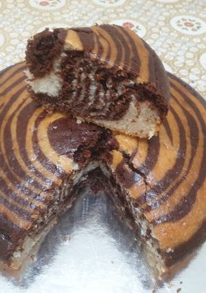 ચોકલેટ મારબલ કેક (Chocolate Marble Cake Recipe In Gujarati) રેસીપી મુખ્ય ફોટો