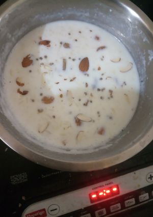 चावल की खीर(Chawal ki kheer recipe in Hindi) रेसिपी मुख्य फोटो