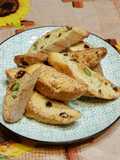 Cantucci con uvetta sultanina e pistacchio