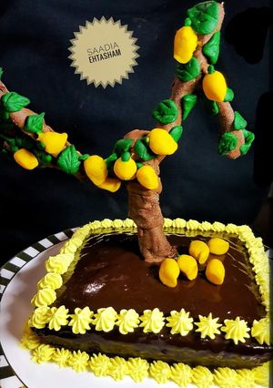 A picture of Mango chiffon cake with chocolate ganache.