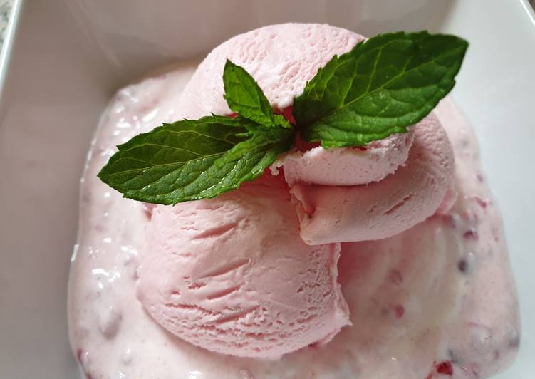 Recipe of Super Quick Homemade Rasberry ice cream dessert