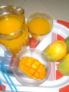 મેંગો ફ્રૂટી (mango frooti recipe in Gujarati) રેસીપી મુખ્ય ફોટો