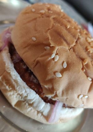 A picture of Mayonnaise burger.