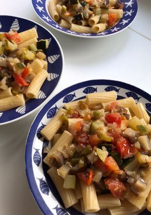 Una foto de Tortiglioni con pisto casero de verduritas