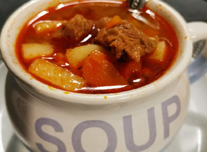 Marha gulyásleves recept fotója