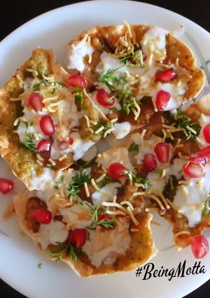 A picture of Papad Moong dal Chaat.