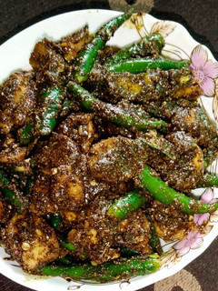 अदरक हरी मिर्च का अचार (adrak hari mirch ka achar recipe in Hindi) रेसिपी मुख्य फोटो