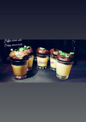 કોલ્ડ કોફી શોટ્સ વિથ ક્રીસ્પી ચોકો બોલ્સ રેસીપી મુખ્ય ફોટો