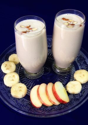 A picture of Apple Banana Smoothie.