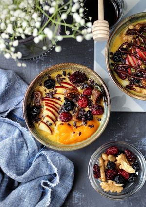 A picture of Roasted Pumpkin Oatmeal Porridge.