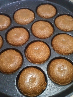மினி சாக்லேட் ரவா கேக் பணியாரம் (Mini chocolate rava cake Recipe in Tamil) செய்முறை முக்கிய புகைப்படம்