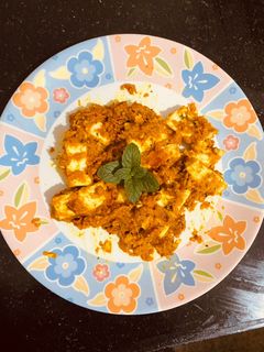 A picture of Paneer tikka masala.