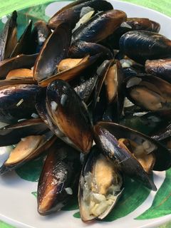 Una foto de Mejillones en salsa de hierbas provenzales