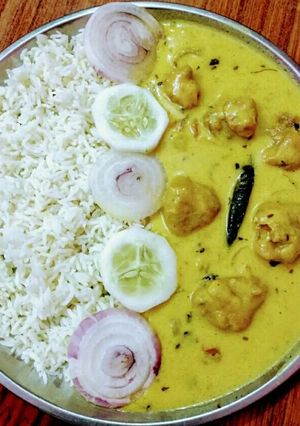 A picture of Kadhi Chawal.