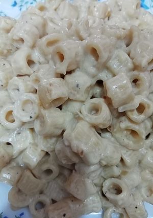 صورة لوصفة مكرونه بالصوص الابيض والكريمه