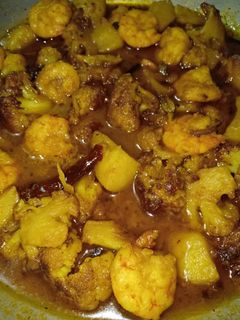 गोभी प्रॉन करी(Gobhi Prawn curry recipe in hindi) रेसिपी मुख्य फोटो