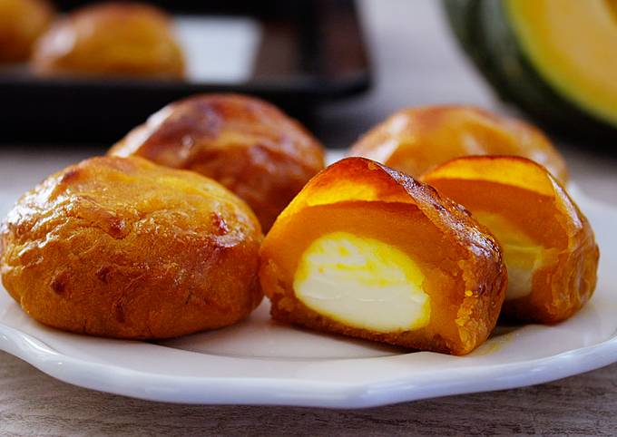 Cream Cheese Filled Sweet Pumpkin Cakes