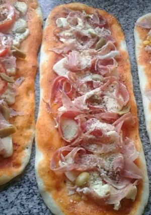 Una foto de Pizza (media masa)