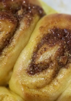 عکسی از دستور شیرینی رول دارچینی😋