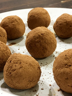 Una foto de Trufas de coco fit 🥥 | Receta saludable