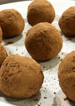 Una foto de Trufas de coco fit 🥥 | Receta saludable