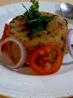 वेजिटेबल उपमा (Vegetable Upma recipe in Hindi) रेसिपी मुख्य फोटो