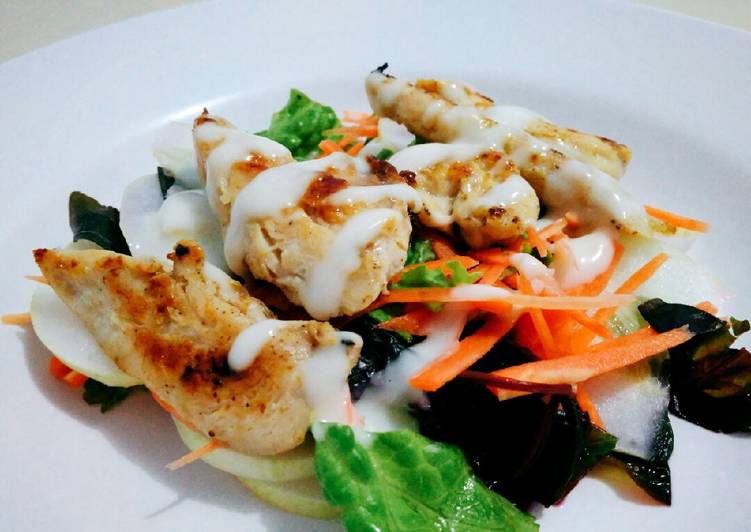 Resep Chicken Salad with Blue Cheese Sauce Lezat Sekali