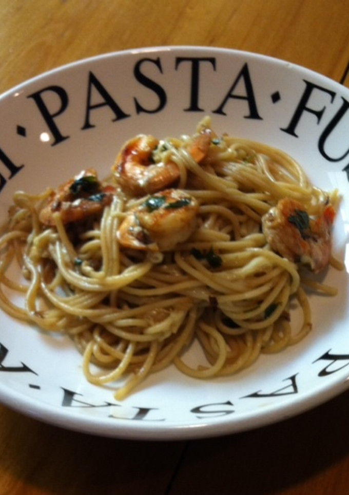 Una foto de Spaghetti con camarones al whisky