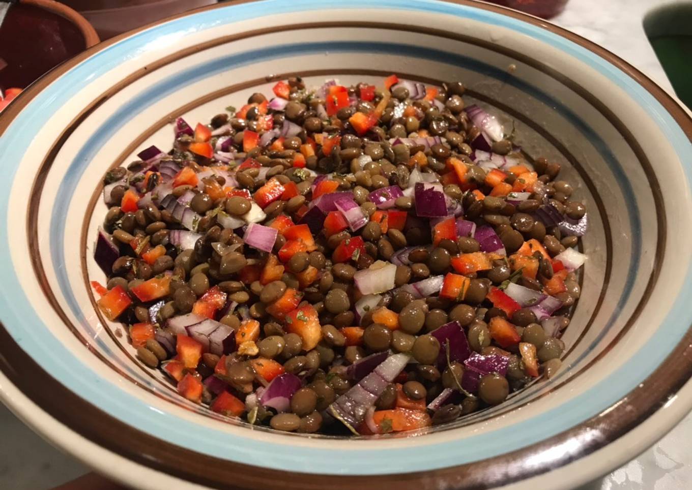 Rápida y furiosa proteína <br />(Colorida ensalada de lentejas)