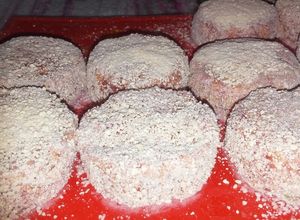 Una foto de Hambuerguesas de carne apanadas