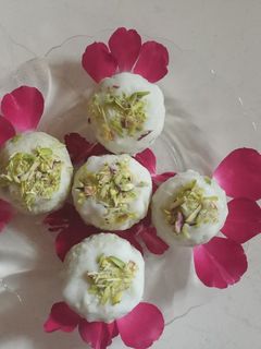 ડ્રાયફ્રૂટ ઘારી(Dryfruit Ghari Recipe in Gujarati) રેસીપી મુખ્ય ફોટો