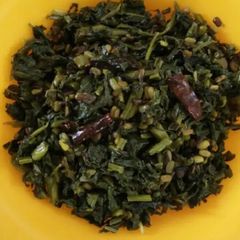 A picture of Sarson ka saag dry.