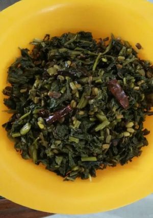 A picture of Sarson ka saag dry.