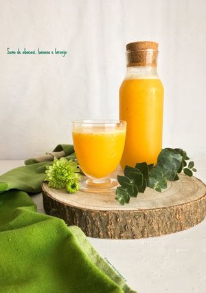 Foto de Sumo de abacaxi, banana e laranja