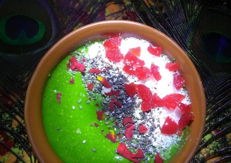 Recipe of Perfect Thandai flavoured smoothie bowl