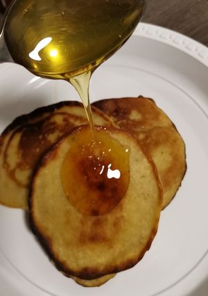 Una foto de Fritos de plátano con miel