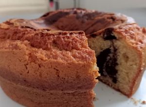 Foto di Ciambella bicolore in friggitrice ad aria