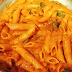A picture of Creamy and Spicy Schezwan Pasta.