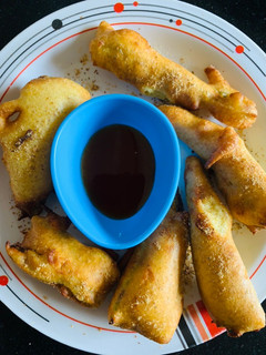મરચા ના ભજીયા(marcha na bhajiya in Gujarati) રેસીપી મુખ્ય ફોટો