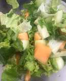 Ensalada de pepino, melón y lechuga