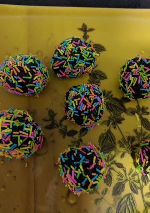 A picture of Choco truffle balls.