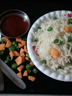 தலைப்பு : வெஜ் ப்ரைட் ரைஸ்(veg fried rice recipe in tamil) செய்முறை முக்கிய புகைப்படம்
