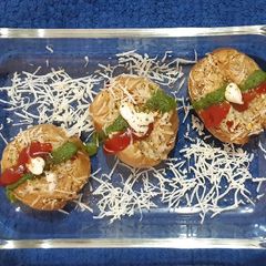 A picture of Cheesy baked potatoes.